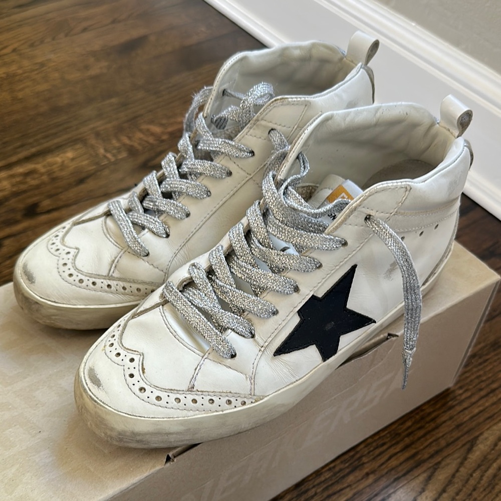 [SOLD] Golden Goose mid-star in very good condition!